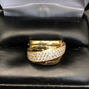 Elegant Gold and Silver Women's Ring